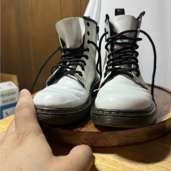 Dr. Martens Kids Zavala J White Leather Combat Boots Side Zip Girls Size 2 - Picture 2 of 7